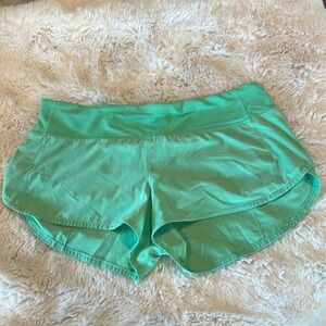 Lululemon Speed up shorts low rise 2.5 in inseam size 8